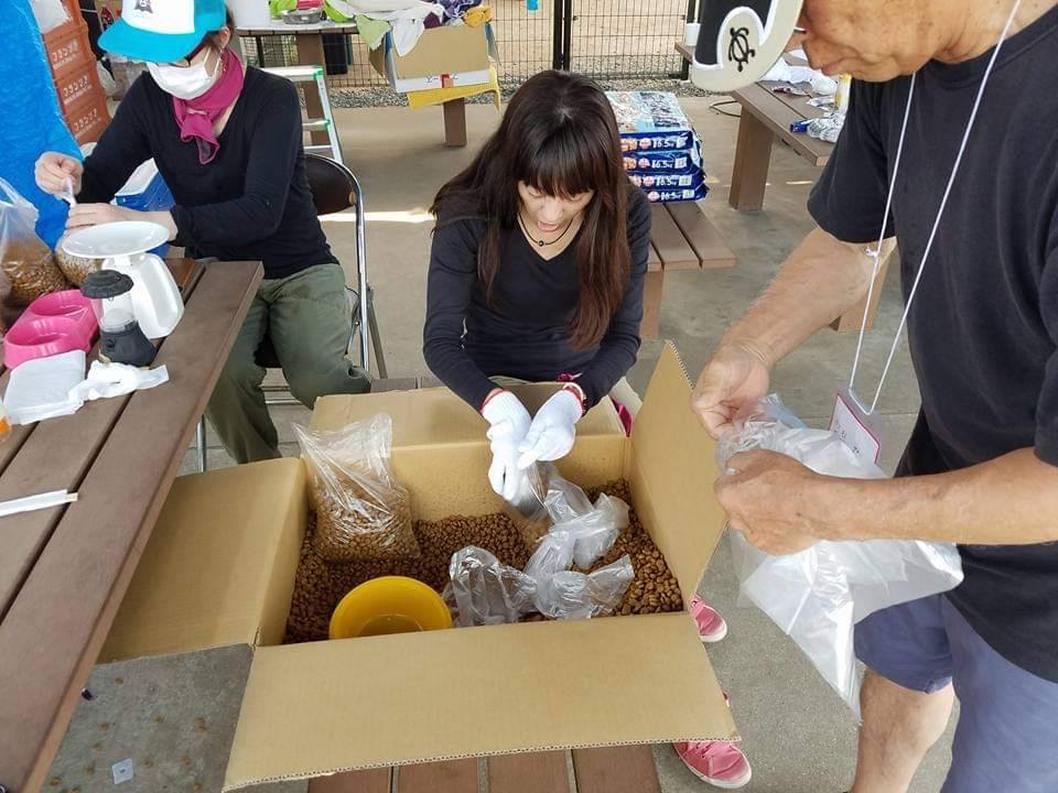 熊本地震ペット支援物資仕分けの様子
